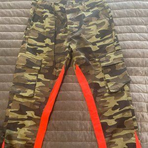 BOOHOO MAN STRAIGHT LEG CAMO CARGO TROUSERS WITH PANEL